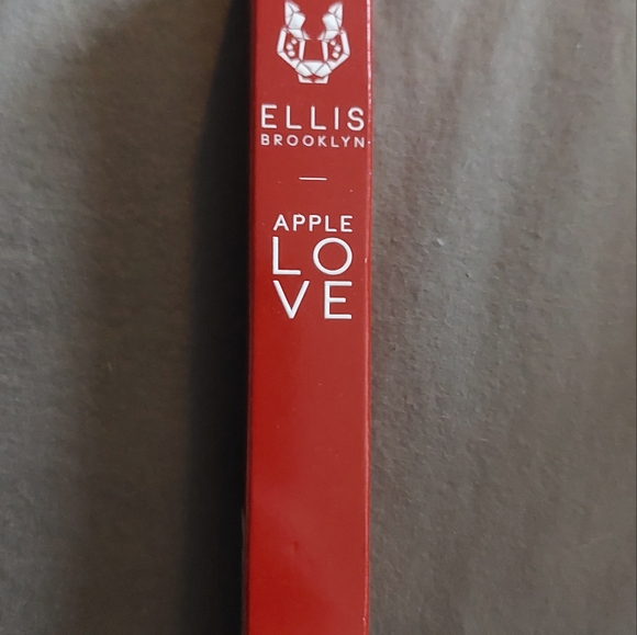 Apple Love Ellis Brooklyn - Picture 2 of 3